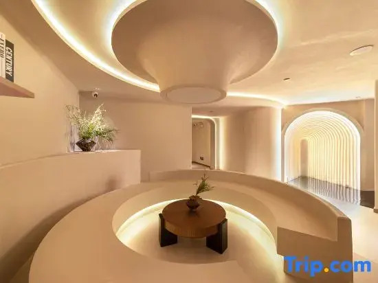 OIAINOL Light Luxury Smart Selection Hotel (Liupanshui High speed Railway Station Branch)