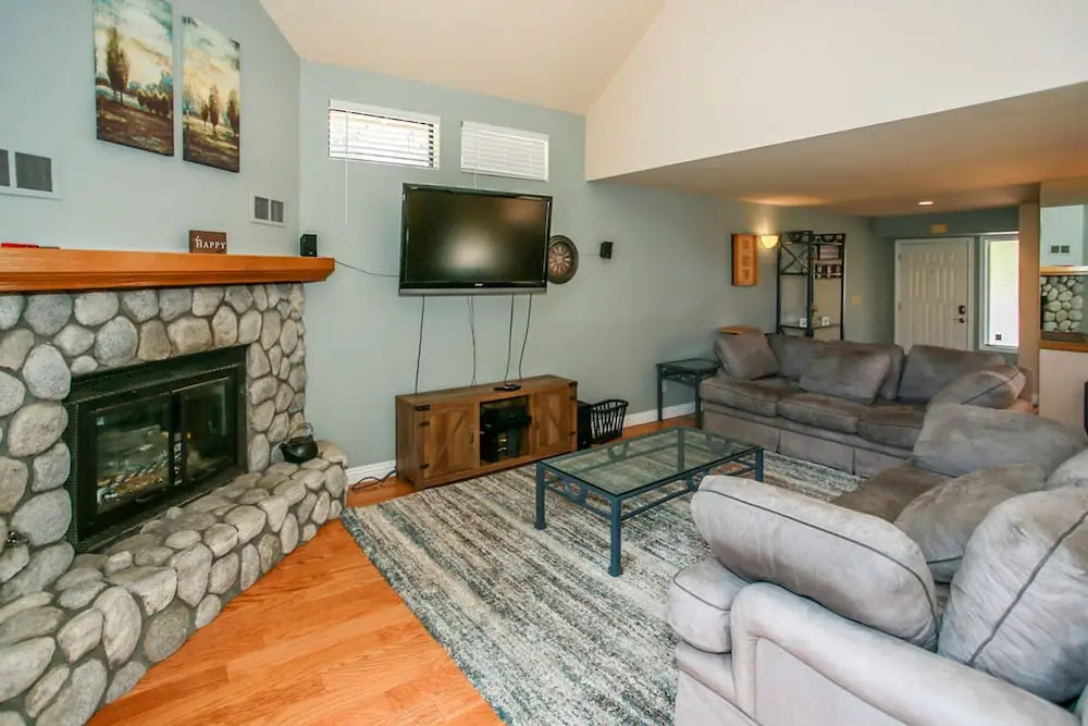 Hillside Retreat-1846 by Big Bear Vacations