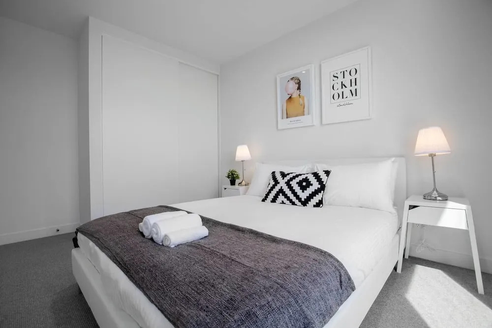 61*Boutique one-bedroom*Boxhill Central*Mall