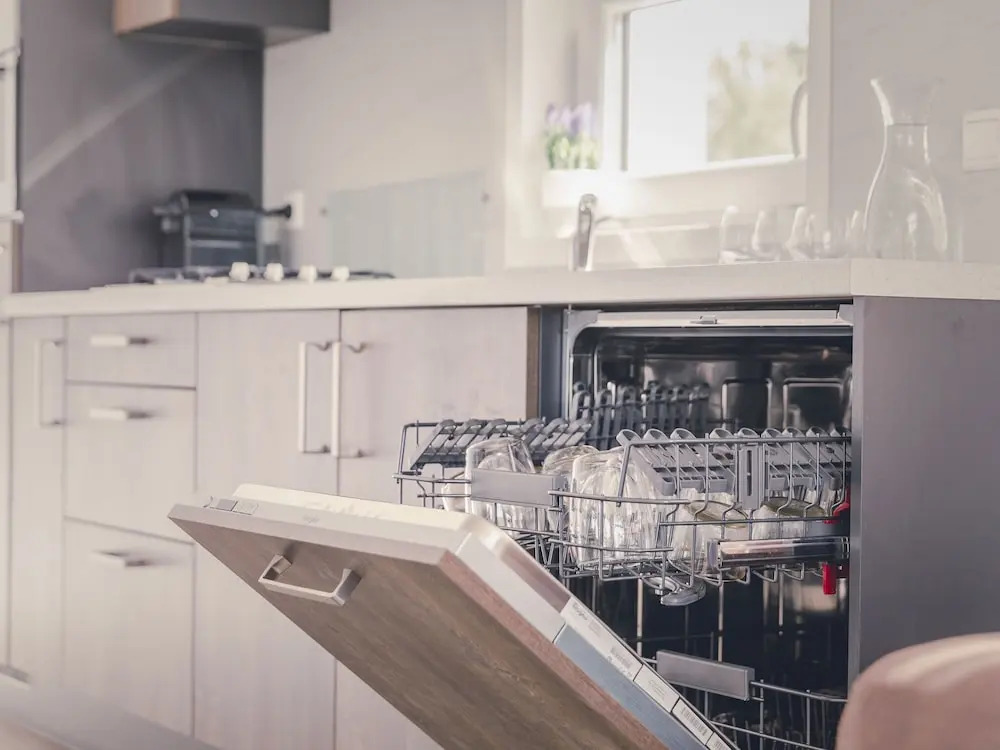 Designed Chalet With Dishwasher, Near Water