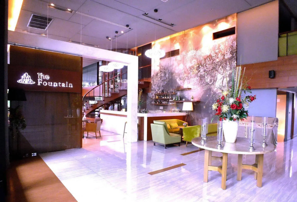 Summit Windmill Golf Suite Hotel at Suvarnabhumi