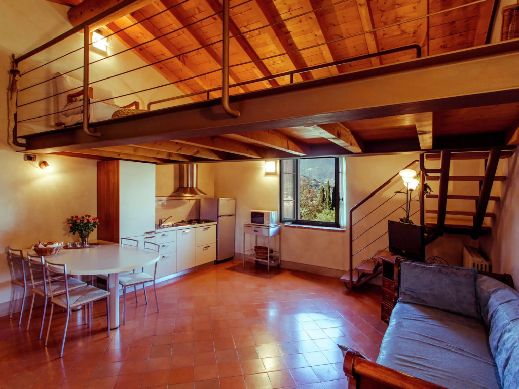 Luxurious Holiday Home in Salò with Swimming Pool