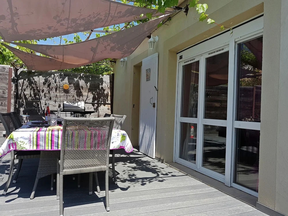 Villa Alba Sunlit Comfort in Lirac