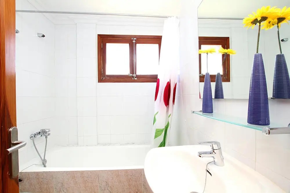 Villa - 4 Bedrooms with Pool and WiFi - 108746