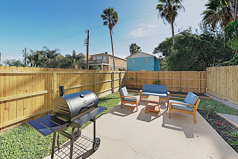 Walk To Beach! All-suite W/ Private Backyard 2 Bedroom Condo