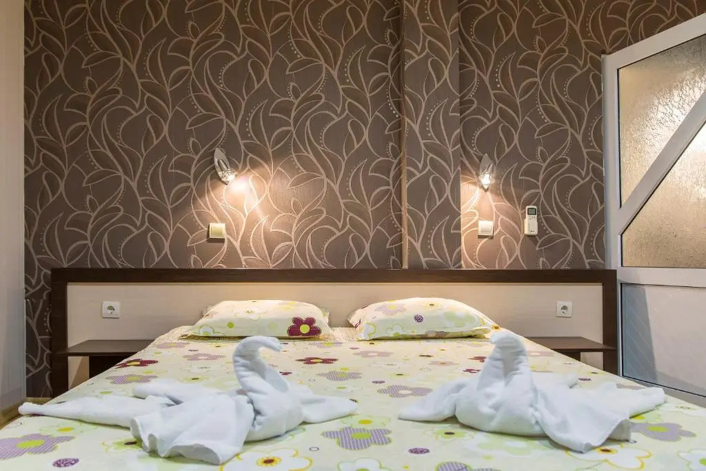 Adena hotel