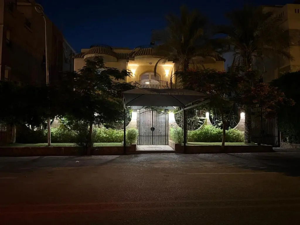 4 bedroom villa with garden and private pool
