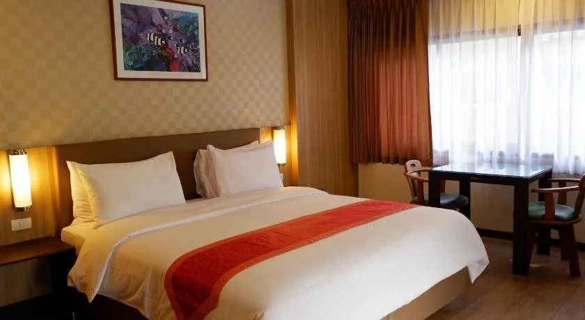 Dynasty Inn