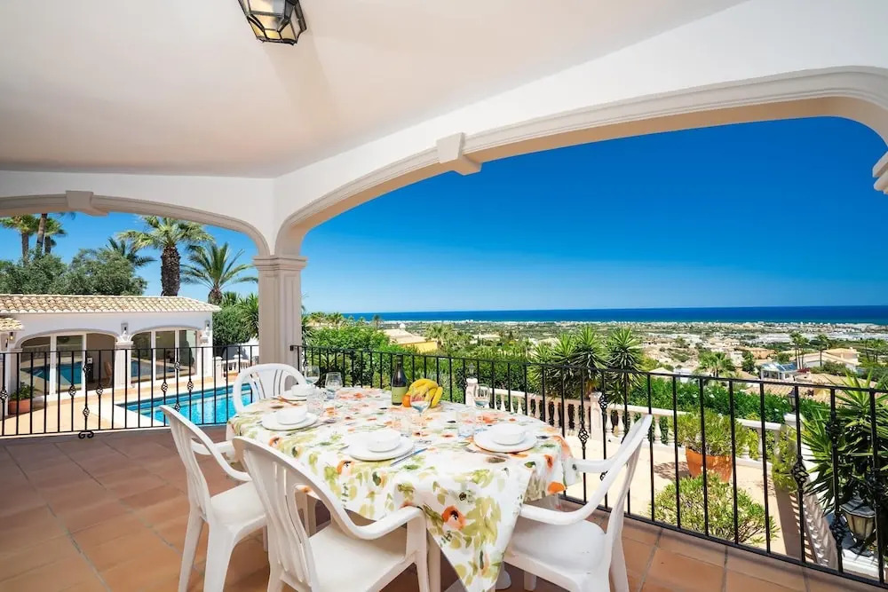 Marvelous 5-bed Villa With Panoramic sea View
