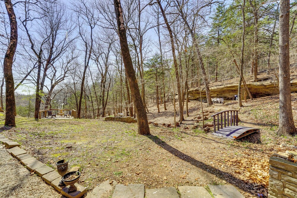 Walk to Beaver Lake! 'the Cavehouse' w/ 4 Decks