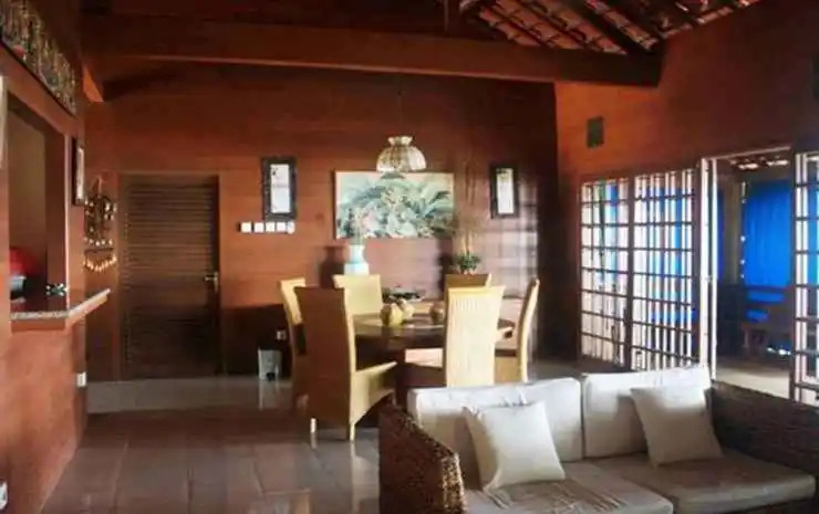 Villa Roca Layung