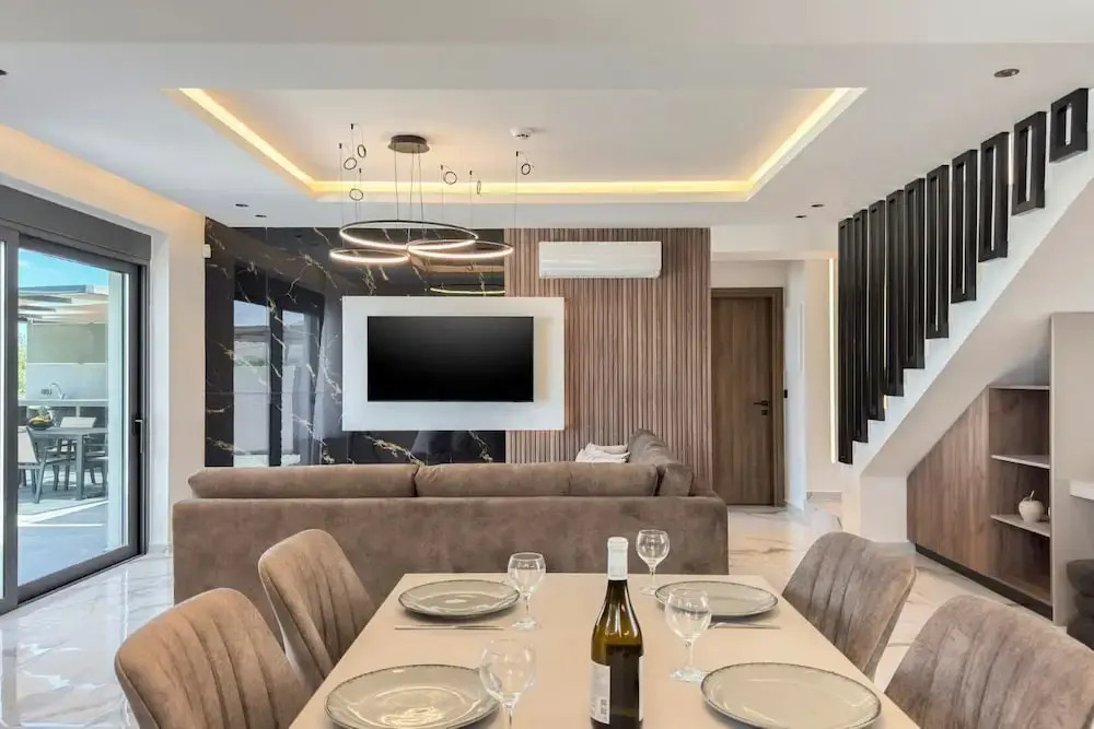 Four Horizons Luxury Villas