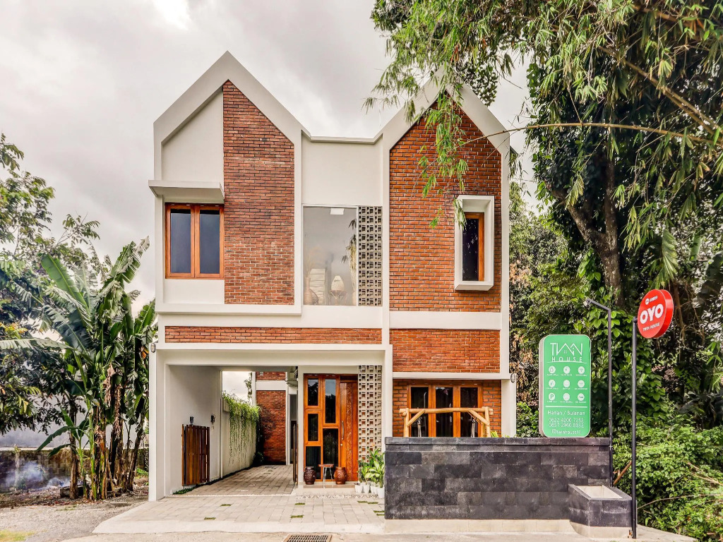 OYO 90099 Twin House