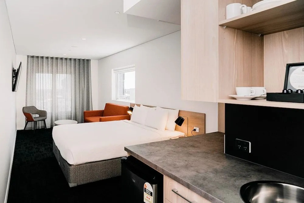 Toms Court Hotel