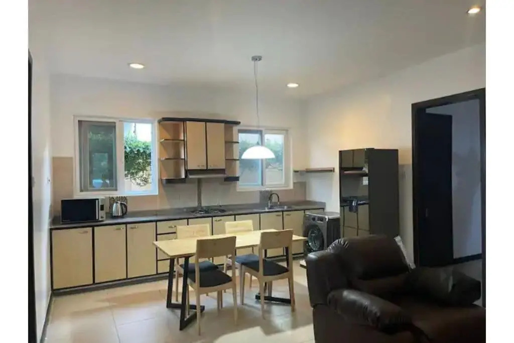 Entire 2 bedroom house with free wifi in Masaki