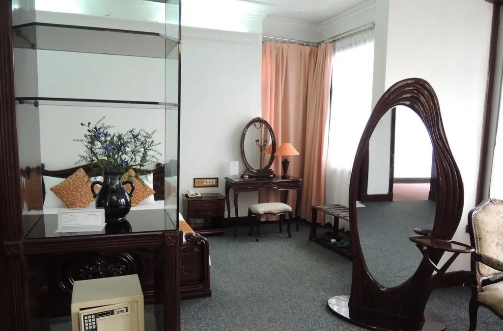 Trade Hotel
