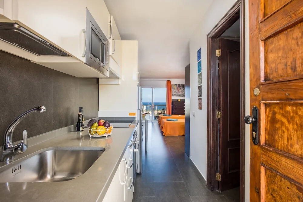 926. Seafront Studio with Fabulous View of Las Americas