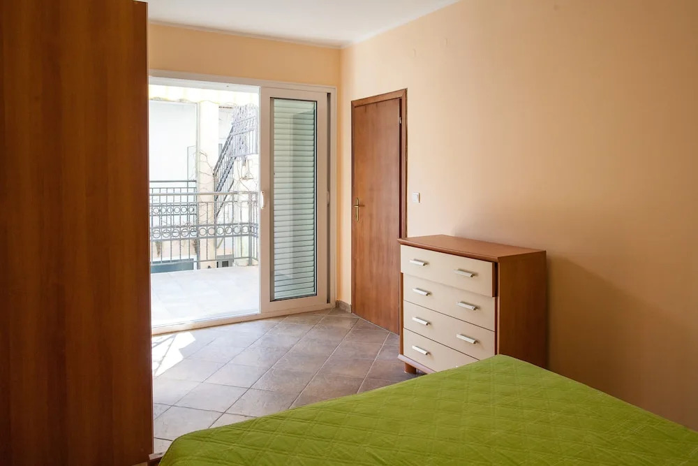 Lira Apartment