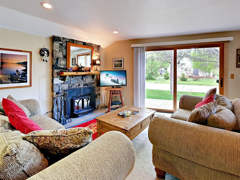 4br W/ Hot Tub Near Beach & Slopes 4 Bedroom Home