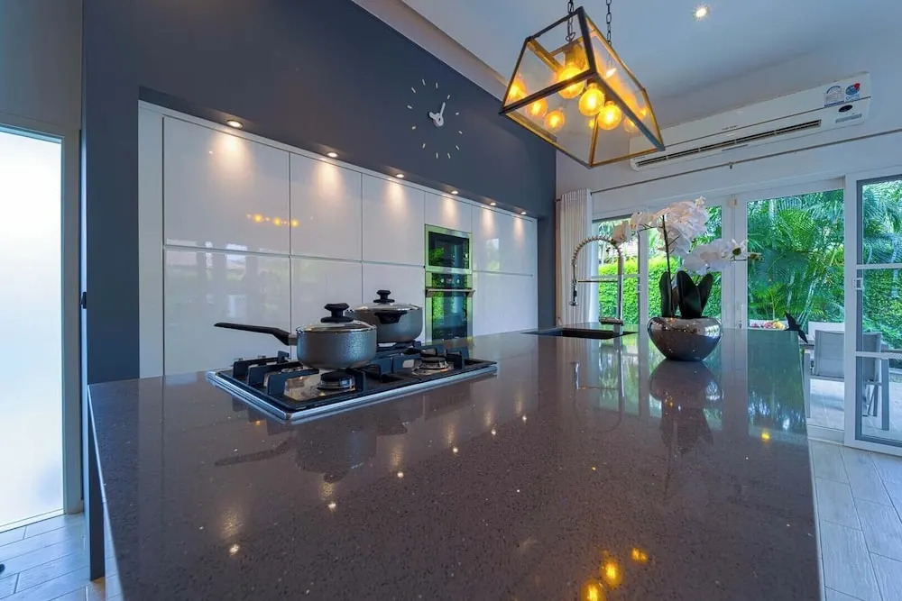 Modern 3 Bedroom Pool Villa - MR54
