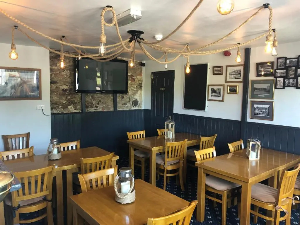 Ship in Dock Inn