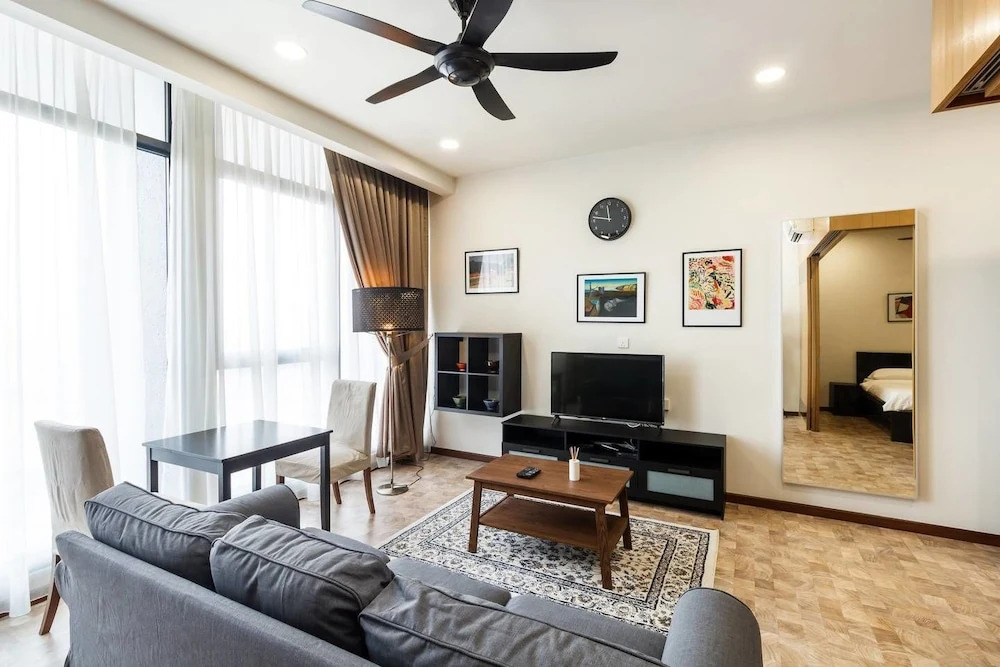 Professional 1BR Suites @ Tun Razak