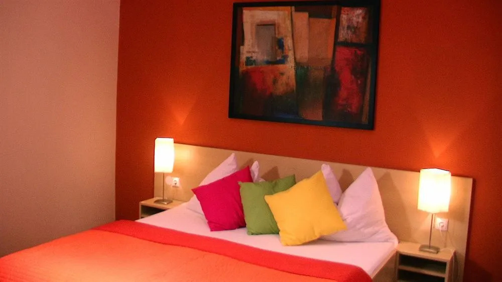 Hotel Pension De Lux