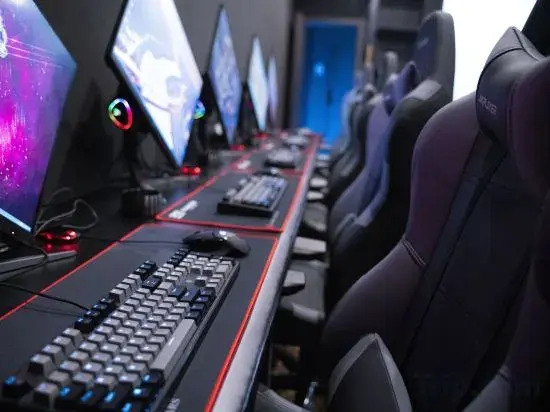 357 E-sports Hotel (Gongyi Jianshe Road Dennis Department Store)