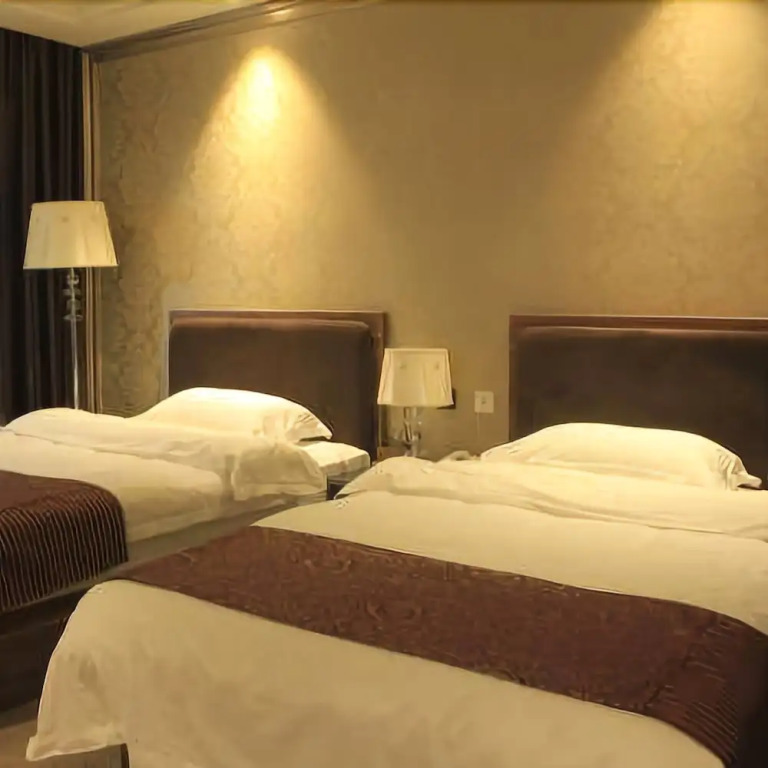Beiluming Hotel (Chengdu South Railway Station)