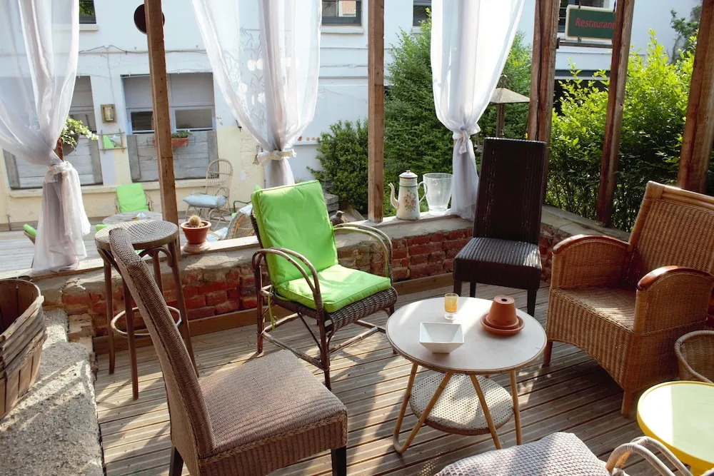 Hypnos Hotel