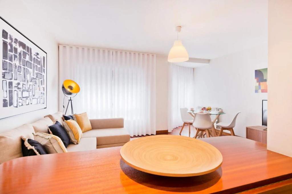 BmyGuest - Central Garage Apartment