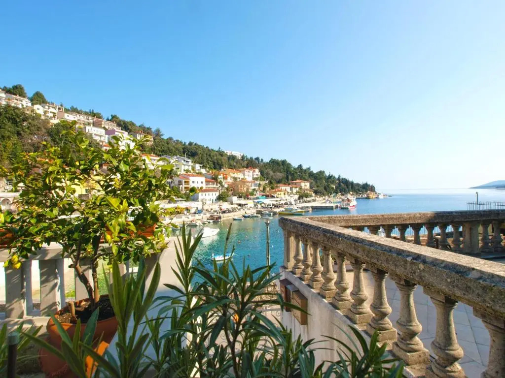 Apartment Riva Rabac 1825