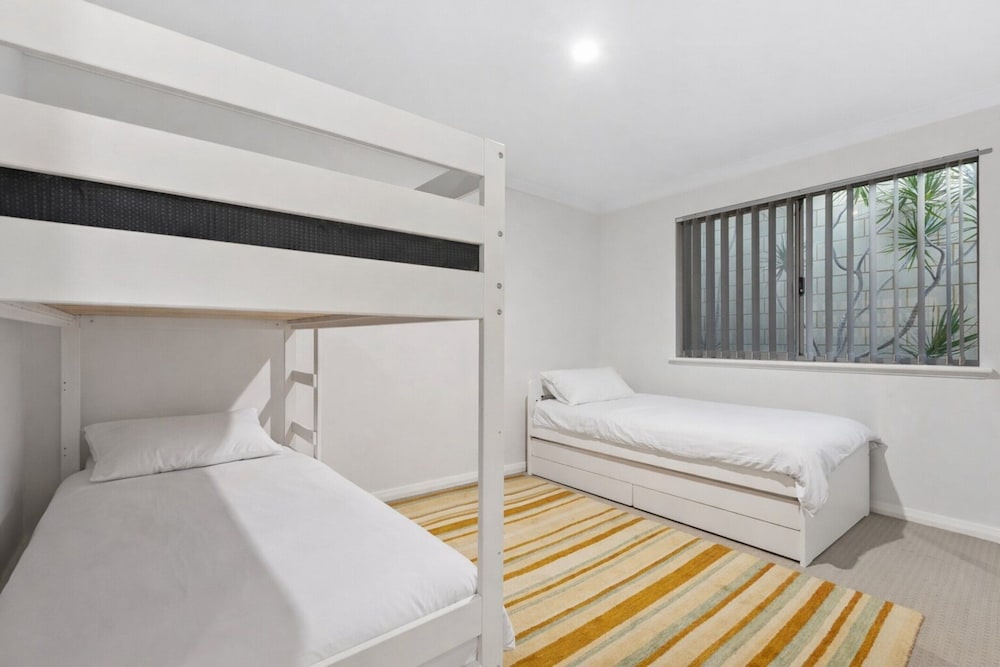Spacious Family Home in Wannanup Mandurah
