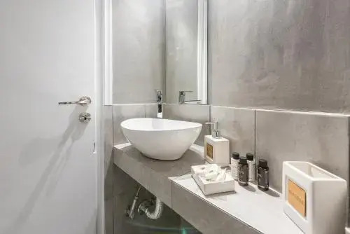 Bright apt in the heart of Athens