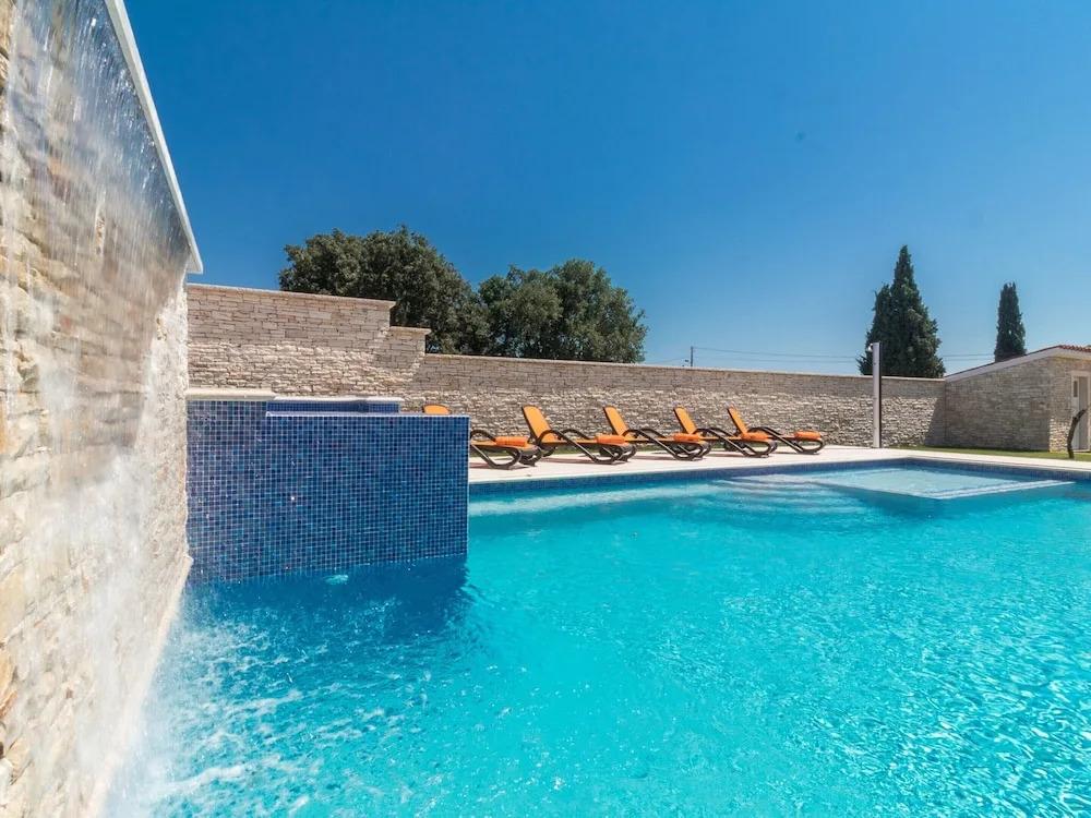 Villa in Pula With Pool Near Roman Arena