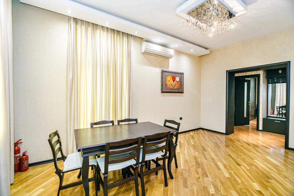 Апартаменты LUX Apartment Nizami street 73