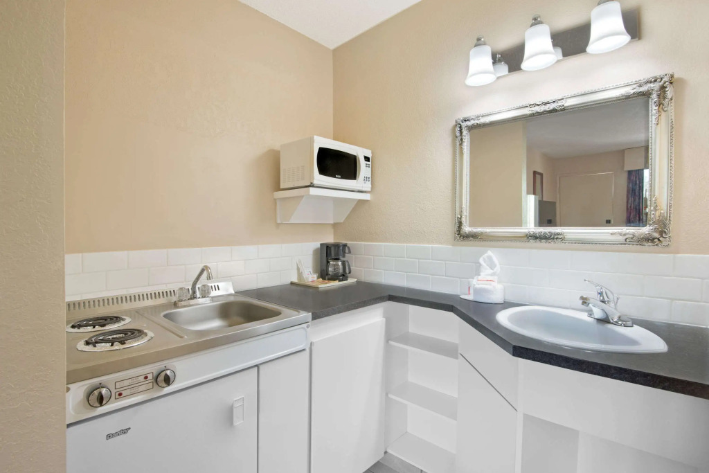 Coast Red Deer Hotel
