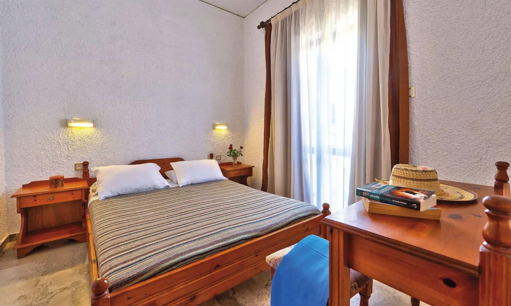 Elia Apartments