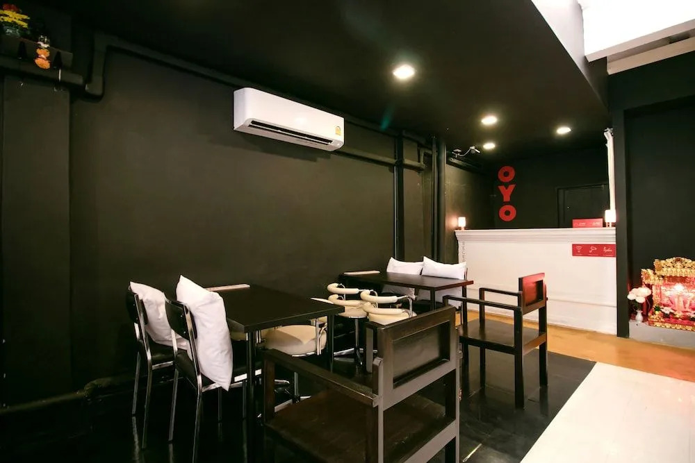 Oyo Chatel Hostel Bangkok