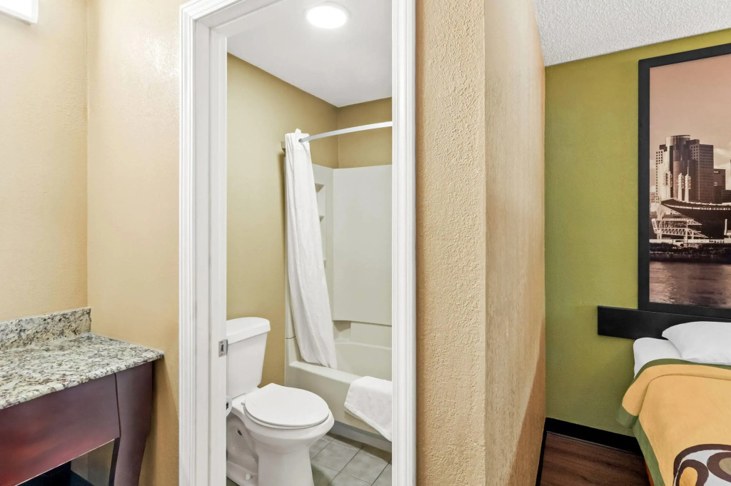 Super 8 by Wyndham Cincinnati/Springdale OH