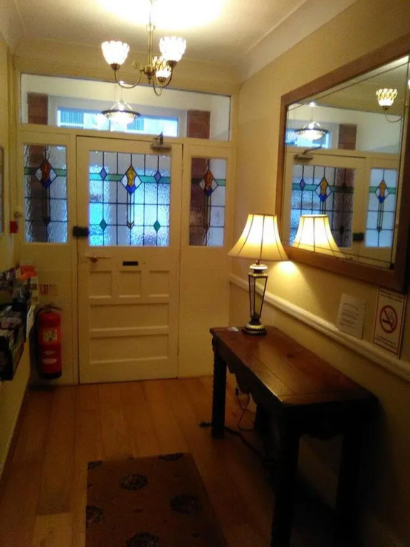 Anchor b & b
