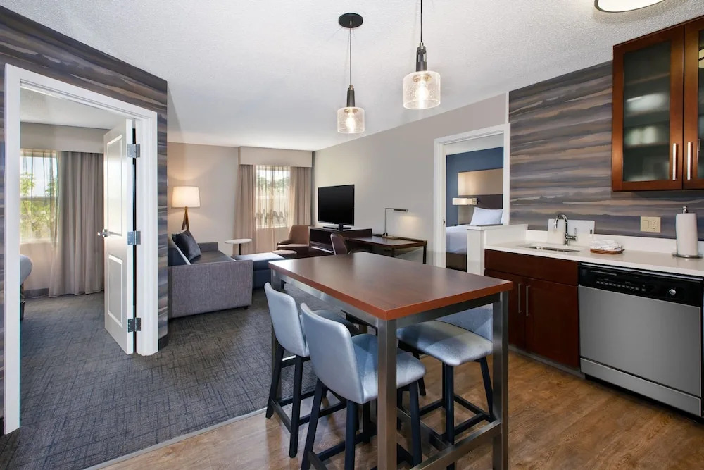 Hawthorn Suites By Wyndham Ann