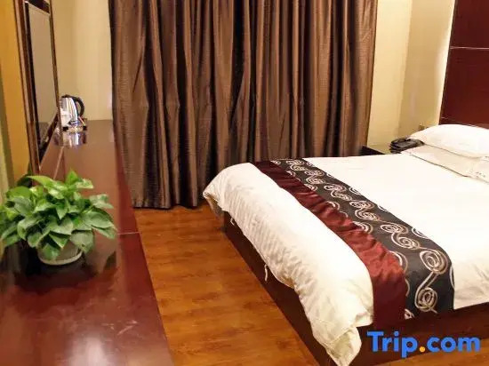 Ruiquanju Business Hotel (Qiqihar First Hospital Longsha Park Branch)