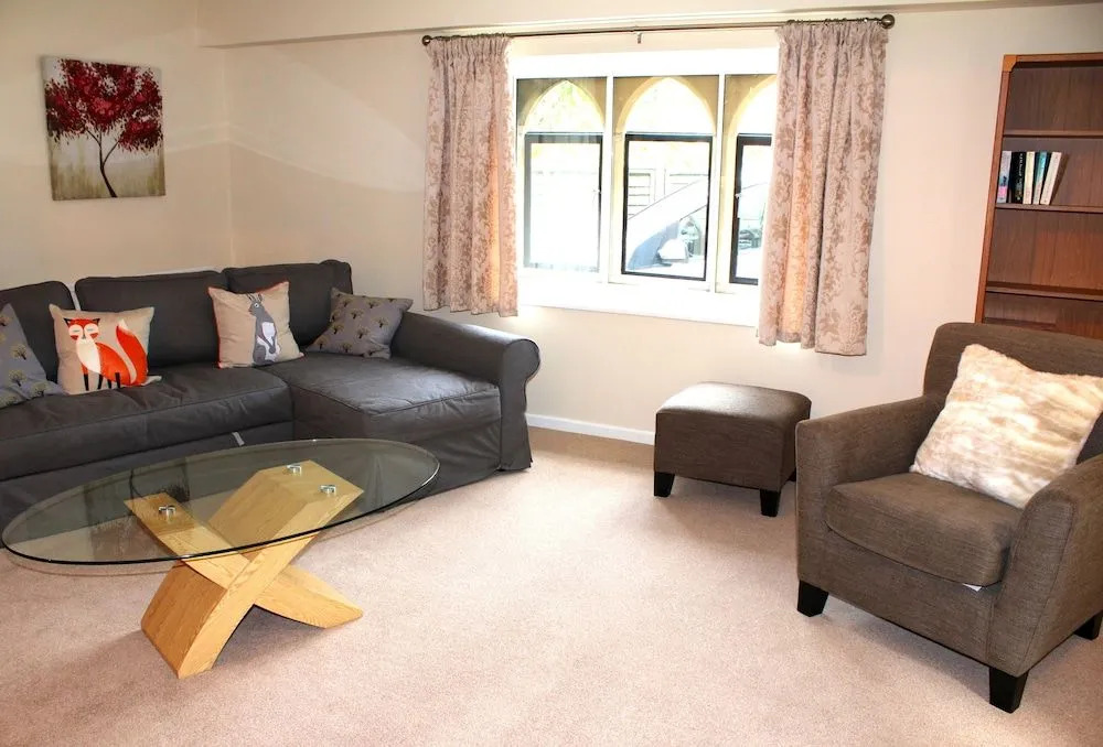 Cotswolds Valleys Accommodation Springfl