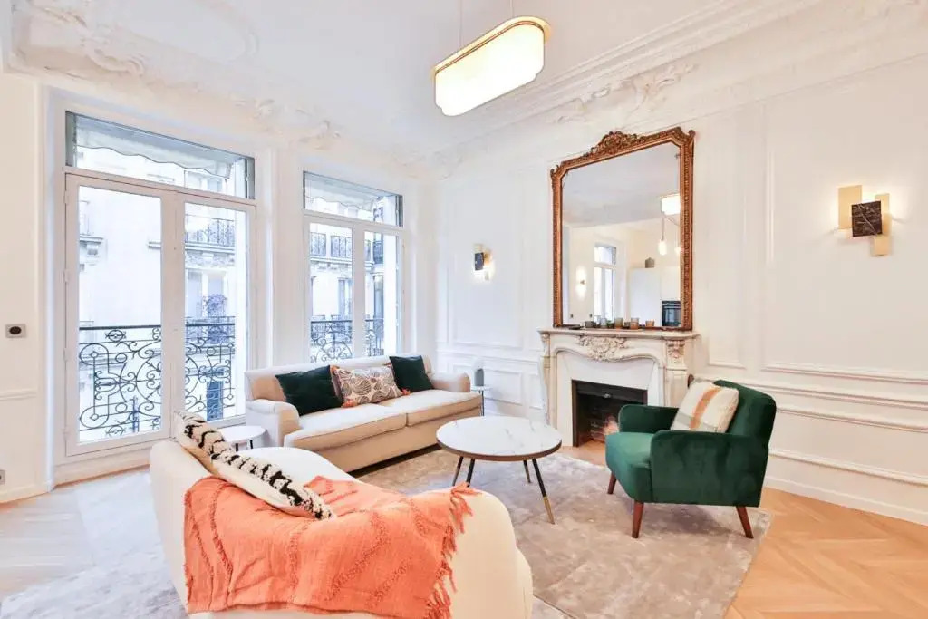 Champs Elysees!Montaigne, New Luxurious 6pers Flat