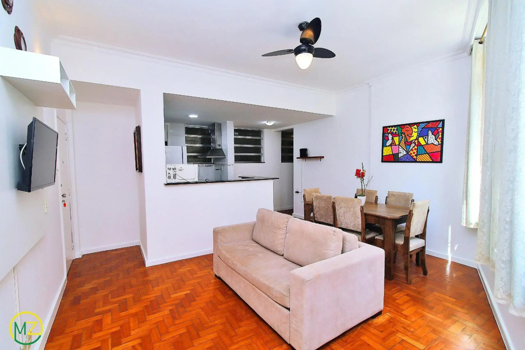 Sala e 2 quartos econômico no posto 5 em Copacabana