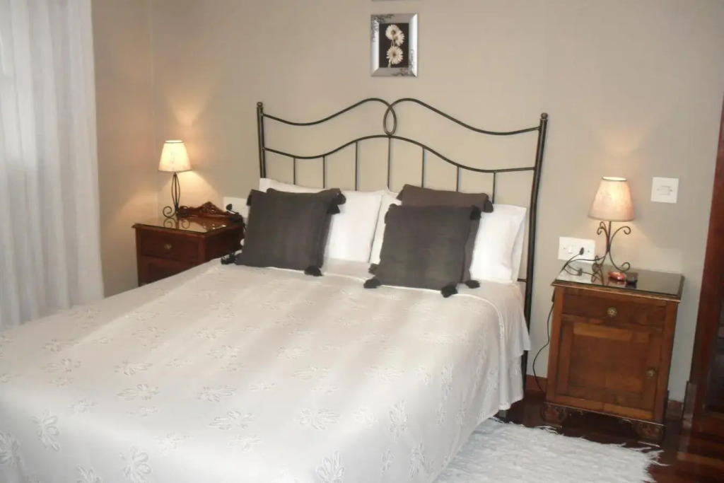 Saxa Hostel B&B
