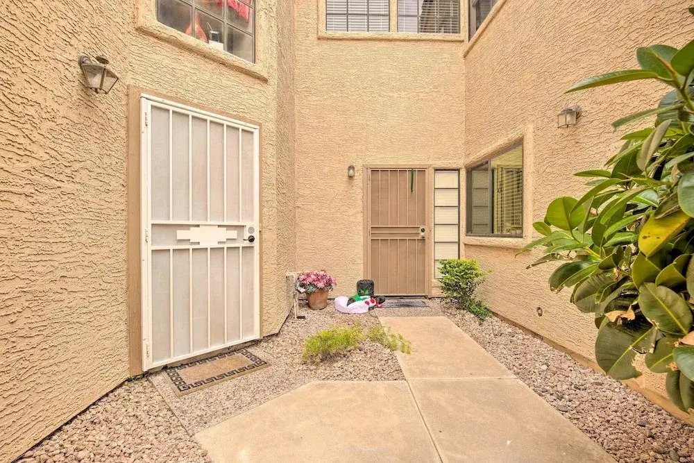 Breezy Mesa Condo w/ Community Pool & Hot Tub
