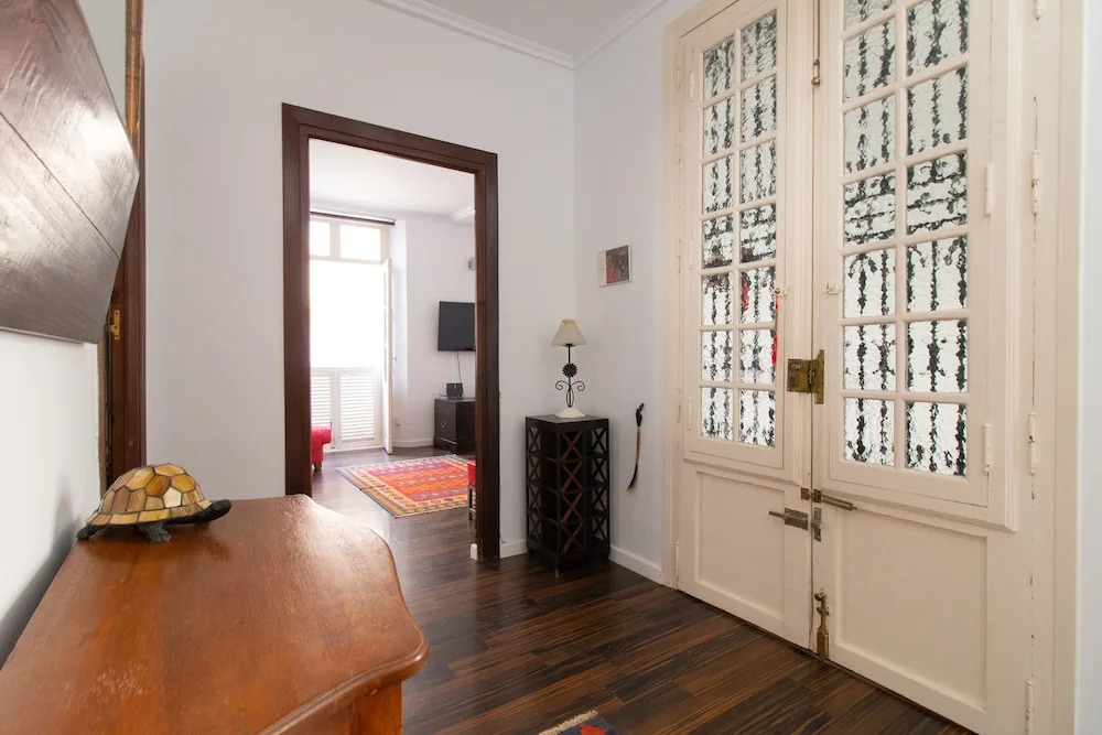 Rustic Two Bedroos Apartment With Terrace