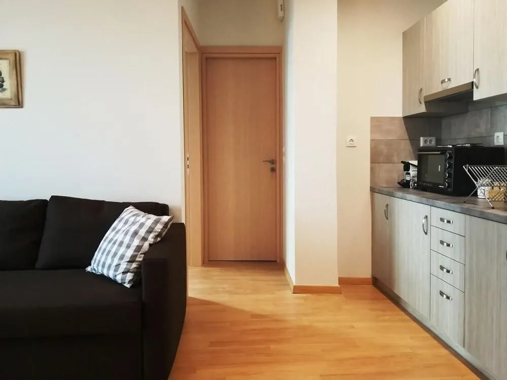 Elegant Apartment In Petralona